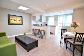 Central BRIGHTON TWO BEDROOM FLAT 4B3S